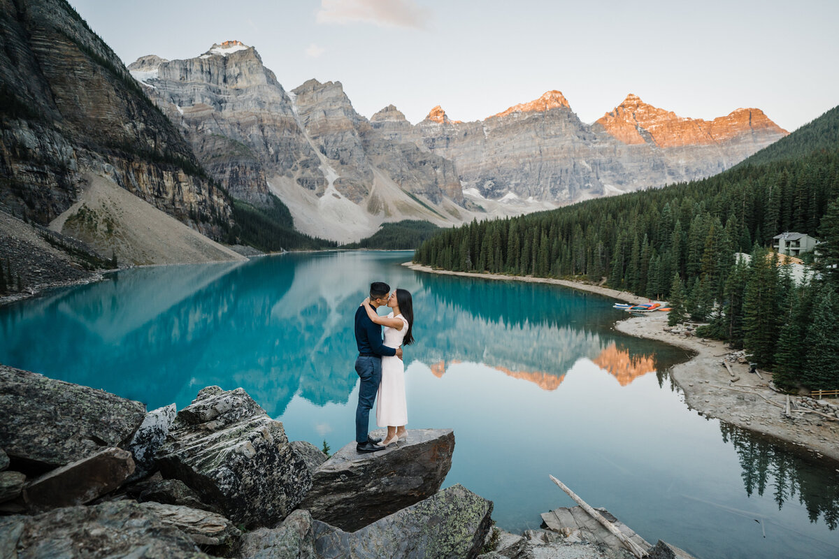 moraine-lake-engagement-photos-1