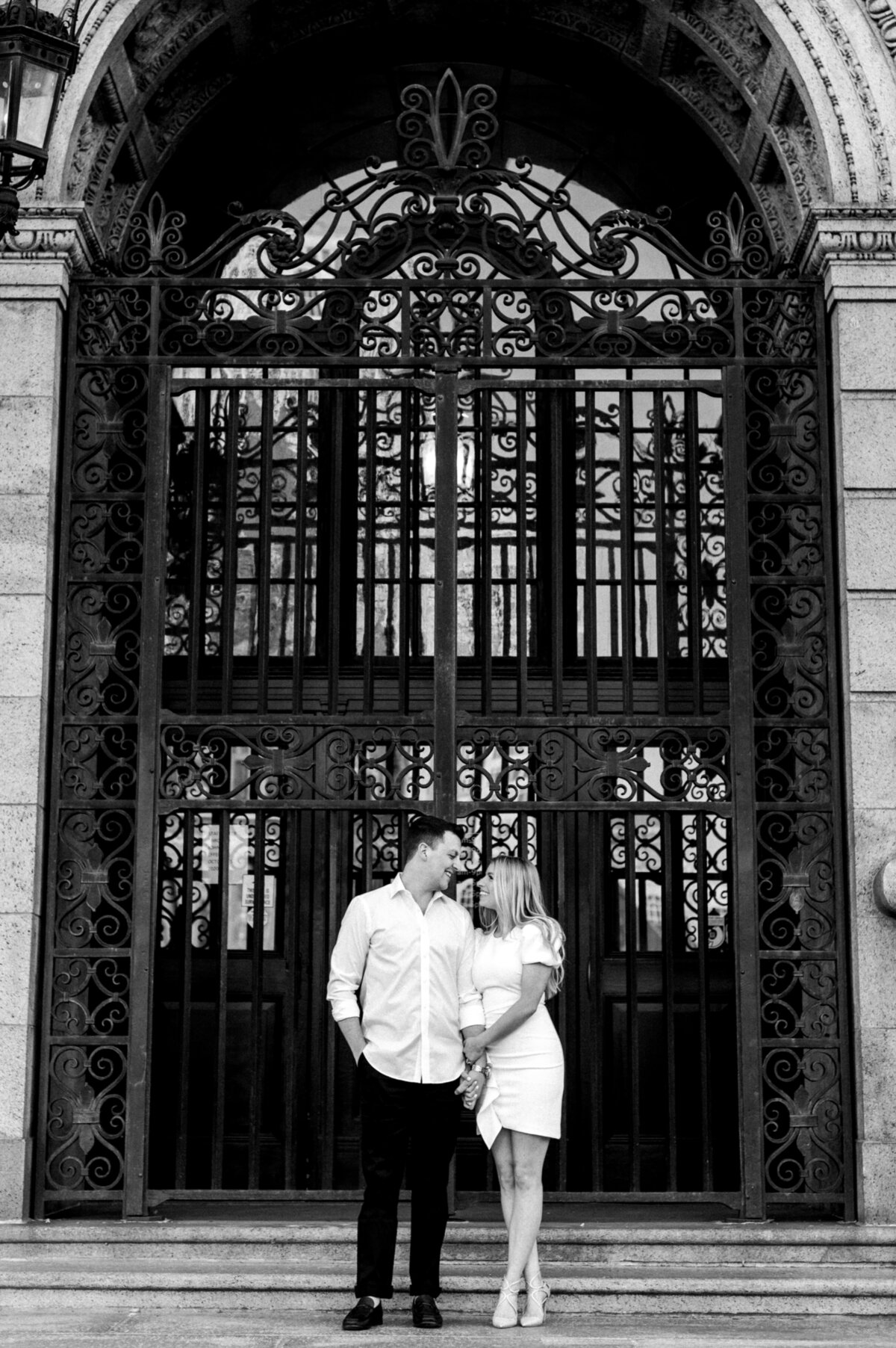 back-bay-boston-public-library-engagement-session-wedding-photographer-photo-14