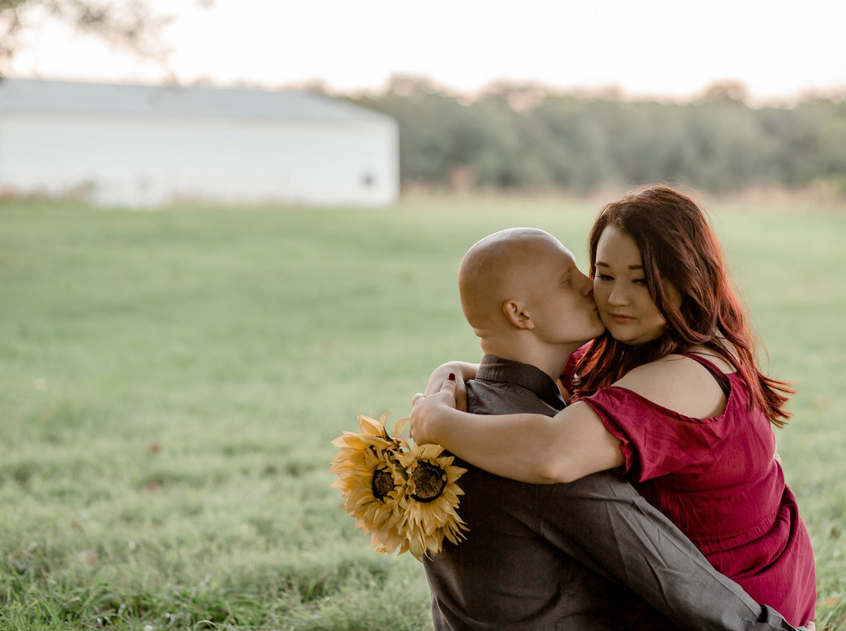 Engagement session in the sunflower field0047