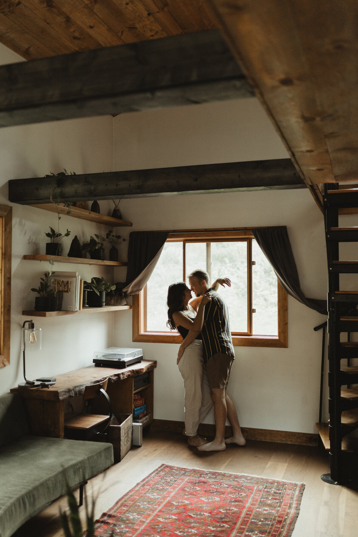 casualcouplesinhomesessionkansascityphotographer-41