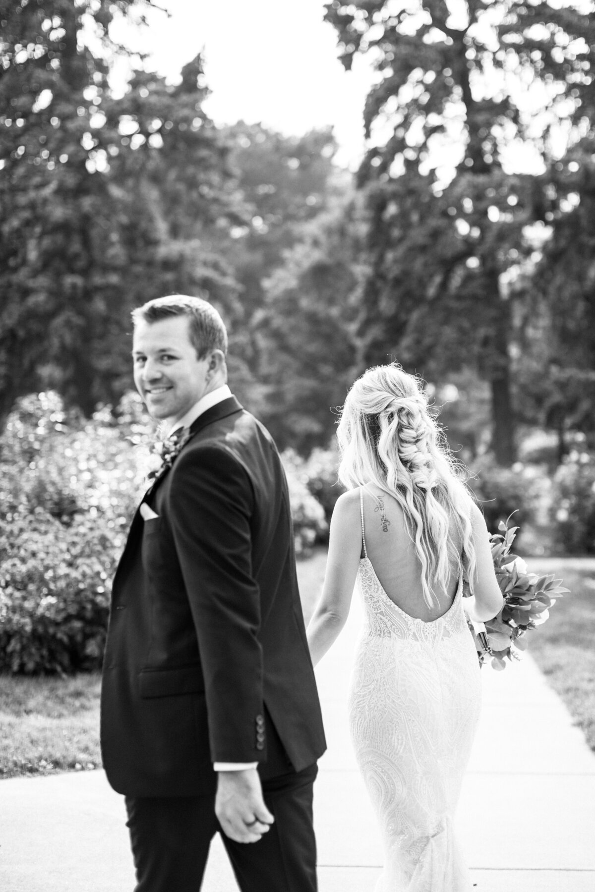 175 - ©2021 Ashley Nicole Creative_Luxury Wedding_Omaha_Nebraska_Morgan + Mark_Bride + Groom