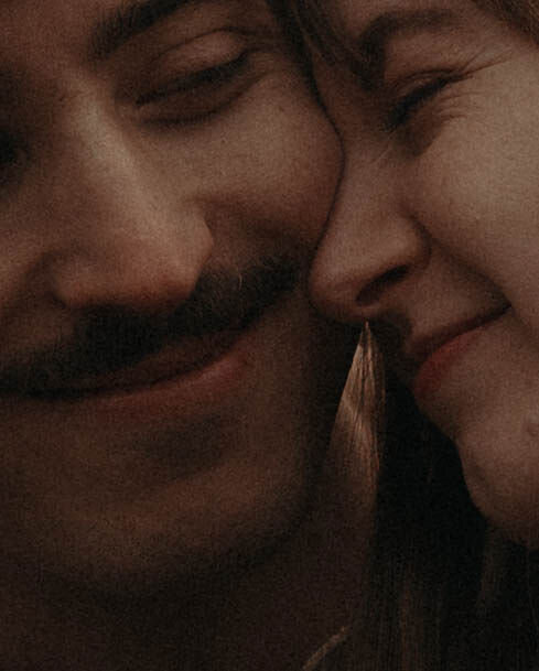 up close couple pose