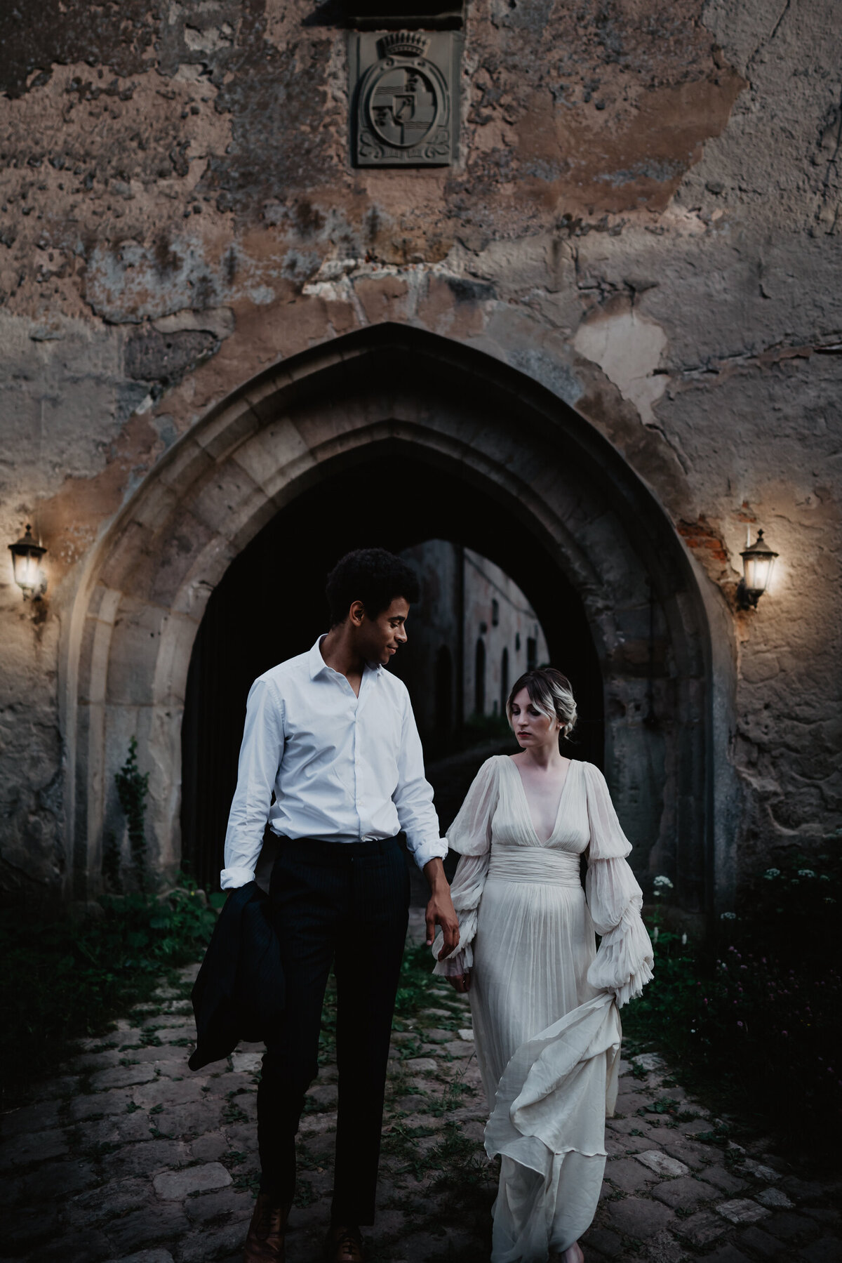 wedding inspiration "Poetry of clouds" at Schloss Virnsberg - by wedding photographer SELENE ADORES-491