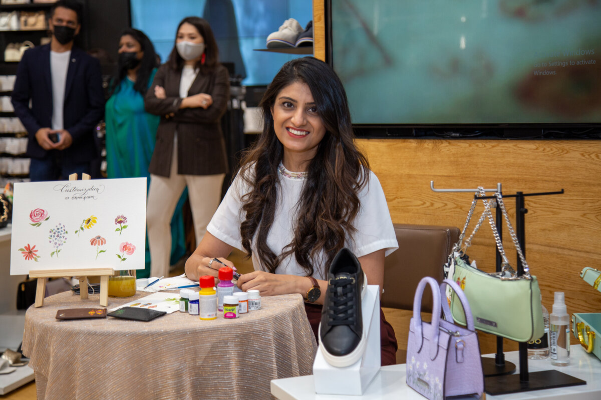 komal artist at aldo store