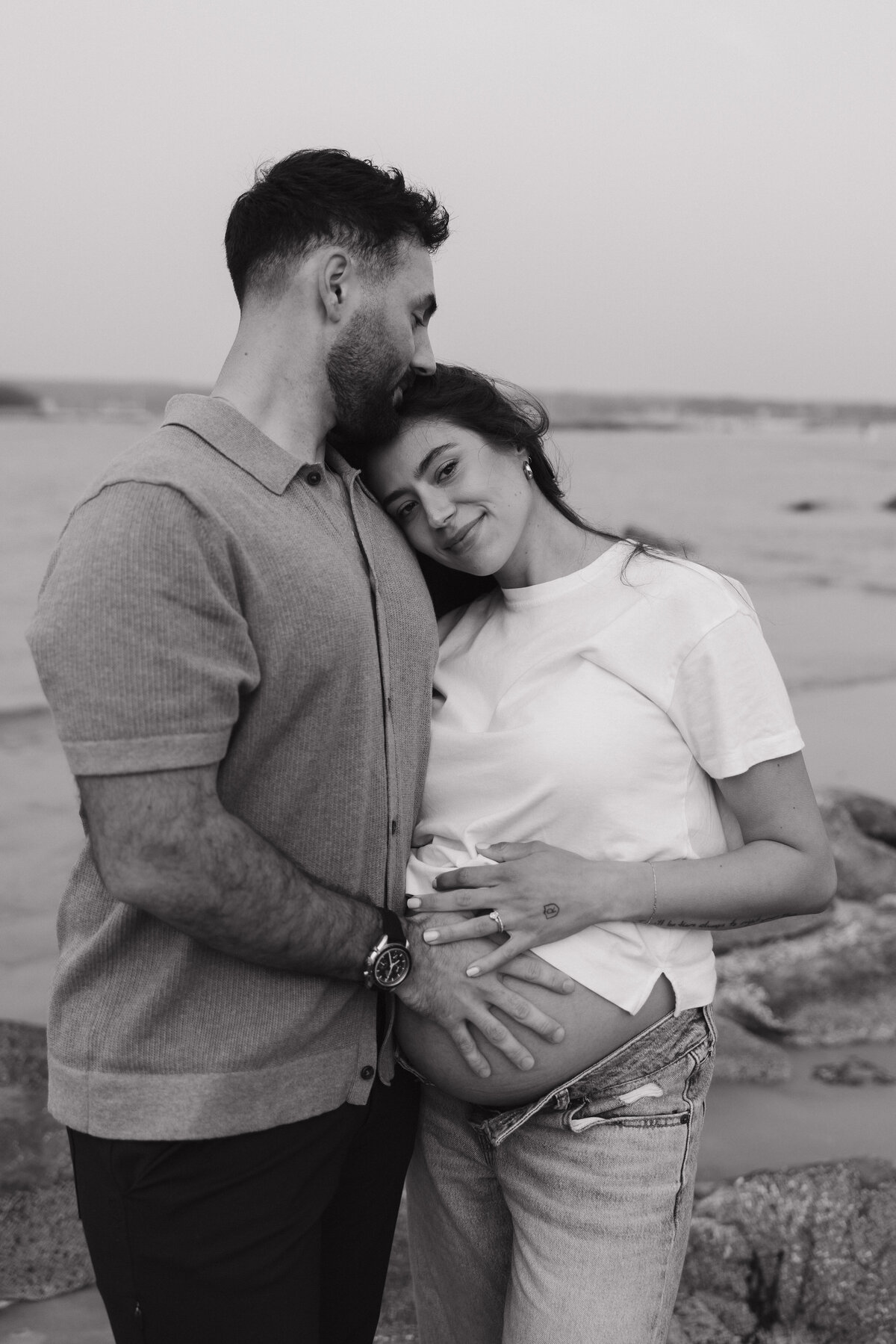 coastal-new-england-maternity-photoshoot-6