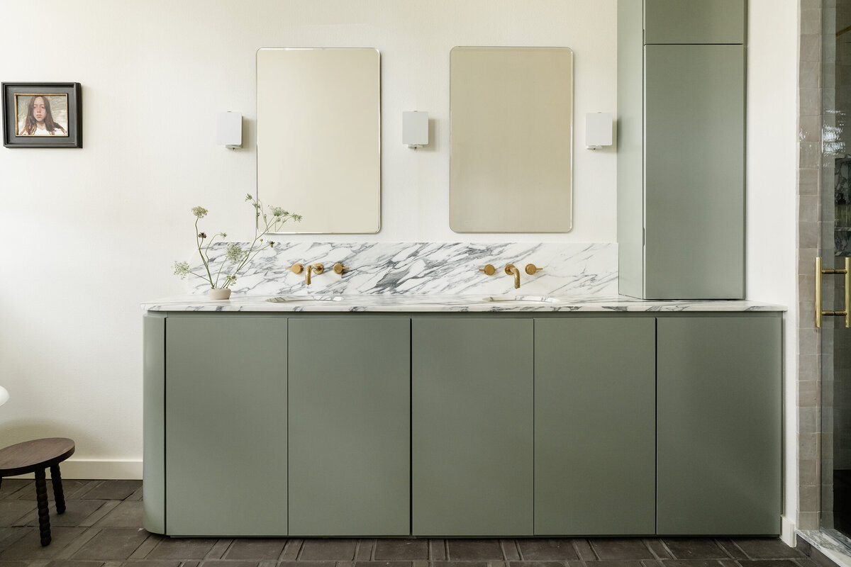 house-franc-hyde-park-bathroom-remodel-historic-home-design-green-vanity-cabinetry-arabescato-marble-countertop-historic-neighborhood-austin-texas