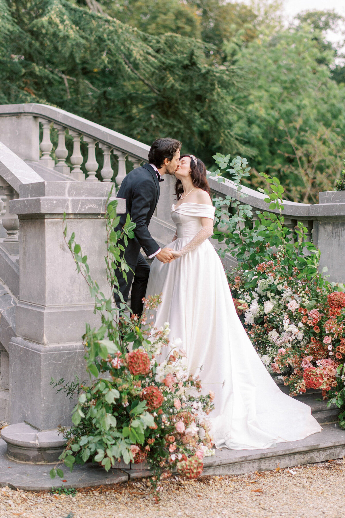 Maïlys Fortune Photography Husband Wife Wedding Weddings Photography France Switzerland Italy Timeless Dreamy Imagery Bilingual French English Destination Weddings Destination Wedding Provence French Riviera Paris Lake Como Tuscany120