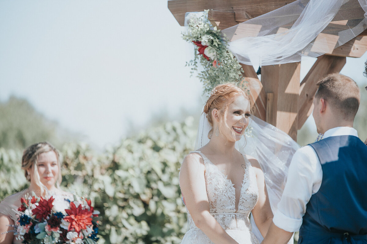 ceremony _ alaynna ann schwartz _ harpors vinyard _ iowa photographer _ playlife photography_0144
