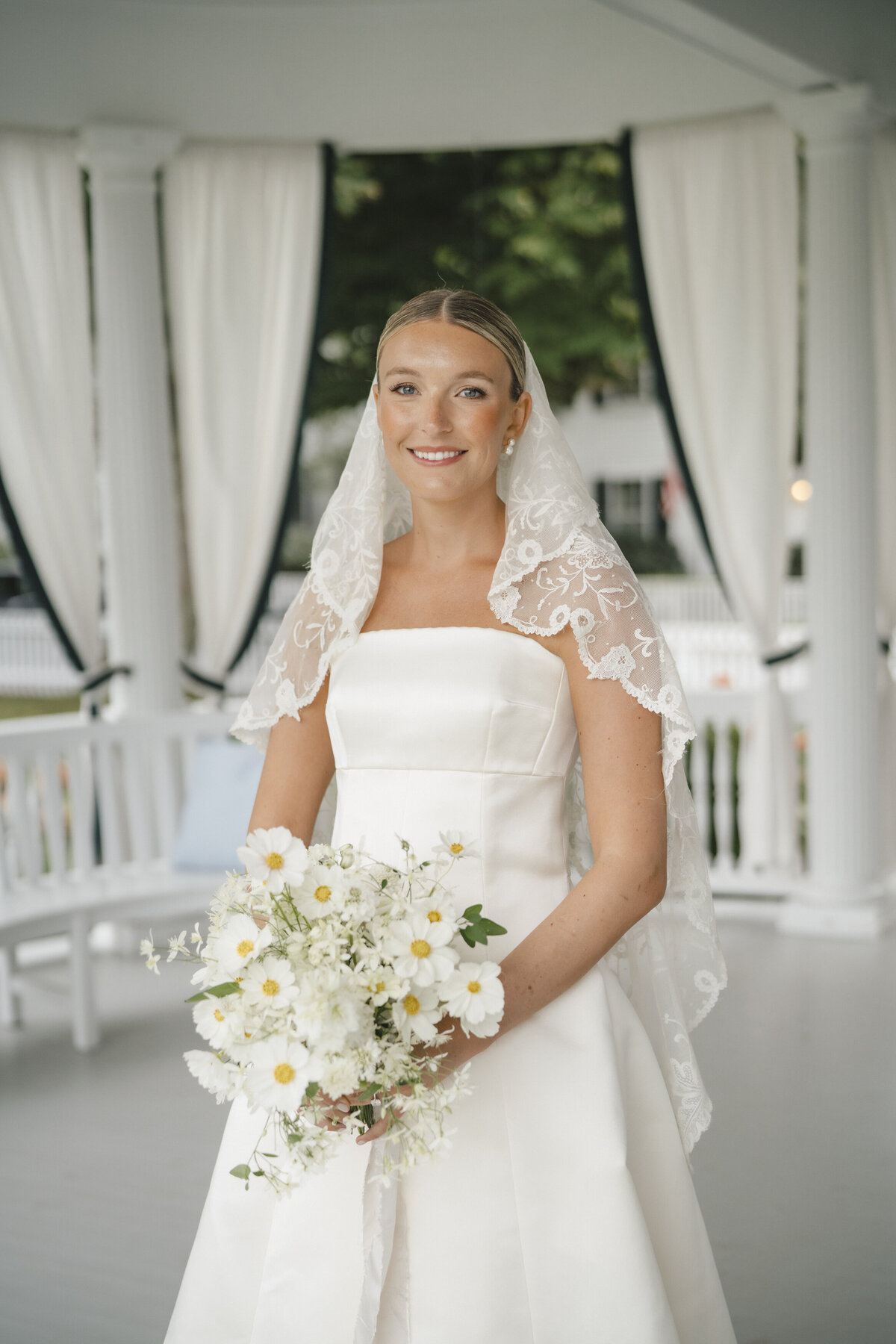 Marthas-vineyard-wedding-planner-kg-events-design-luxury-destination-weddings-private-events-corporate-events-edgartown-ma-event-designer-outdoor-tented-wedding-reception-island-wedding-vogue-wedding-pohogonot-177
