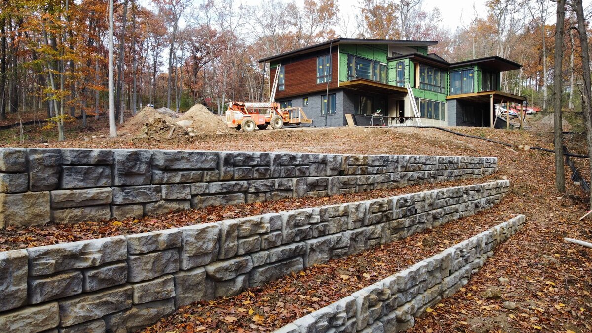 custom-redi-rock-retaining-wall-ann-arbor-michigan (3)