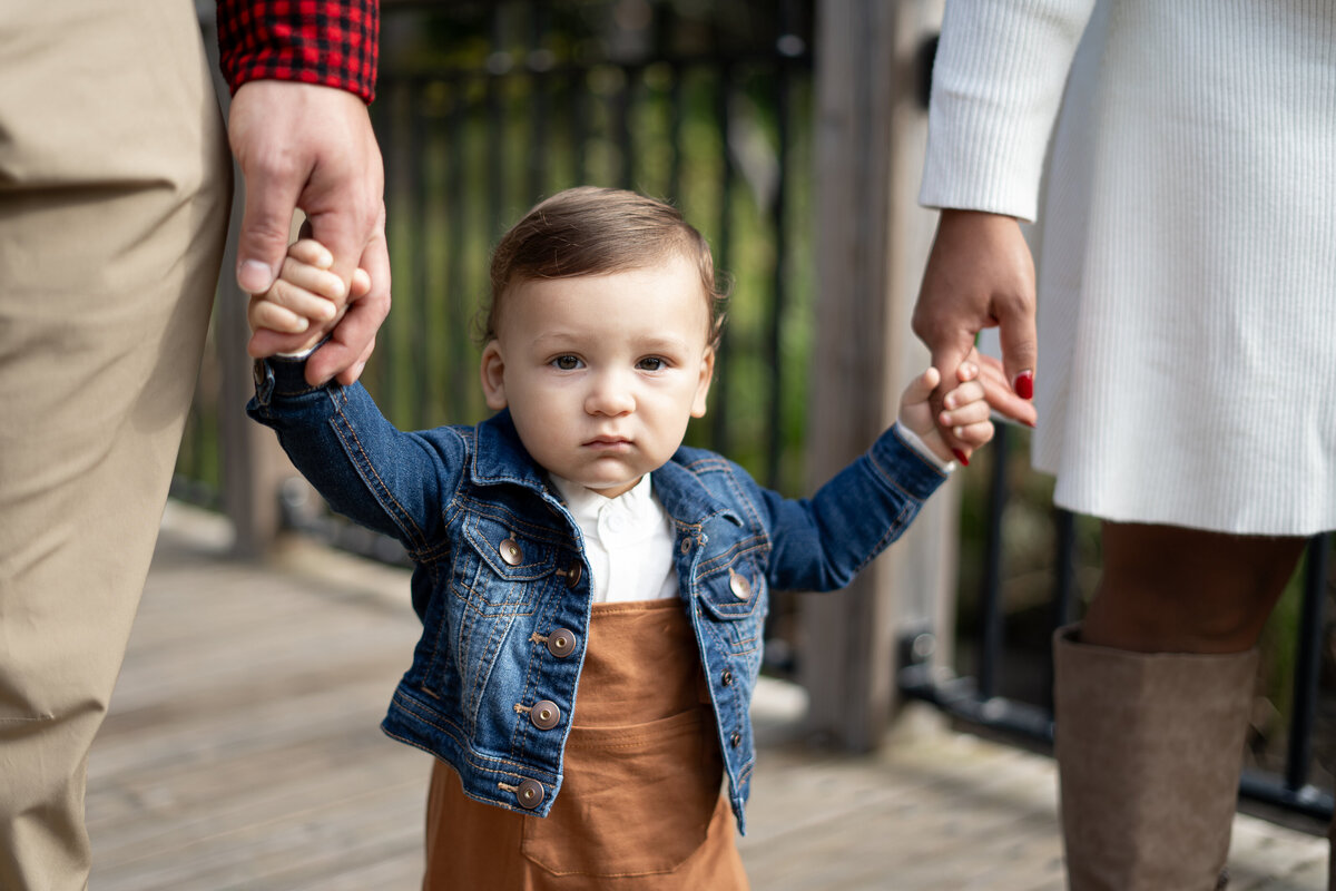 outdoor family fall session in Rocky River Reservation near Cleveland