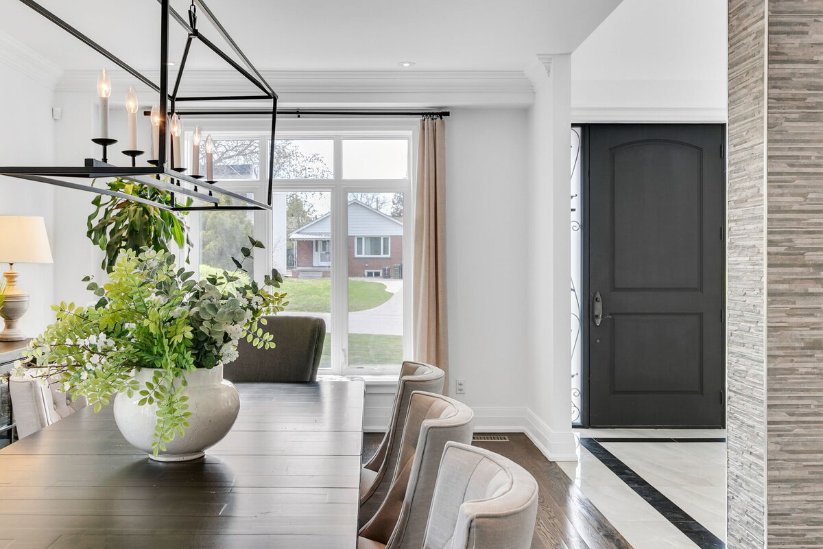 19-web-or-mls-12_004_Dining Room