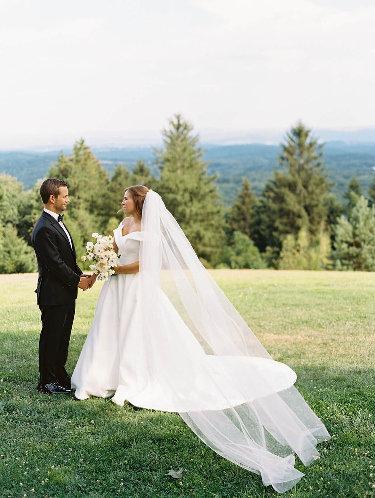 Cedar-Lakes-Estate-New-York-Wedding-Chelsea-Brooke-Events40