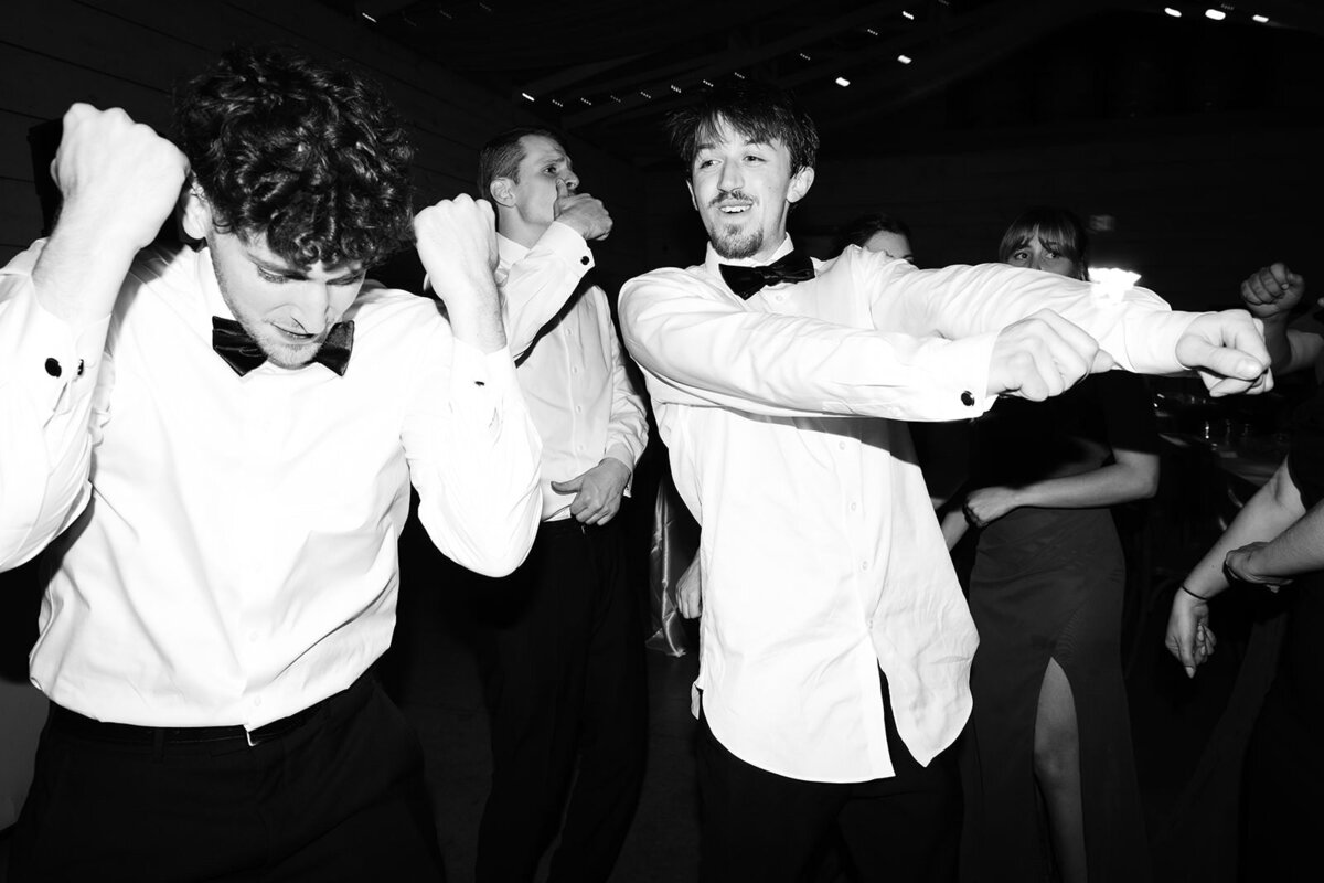 charleston-wedding-photos-reception-fun-photographer