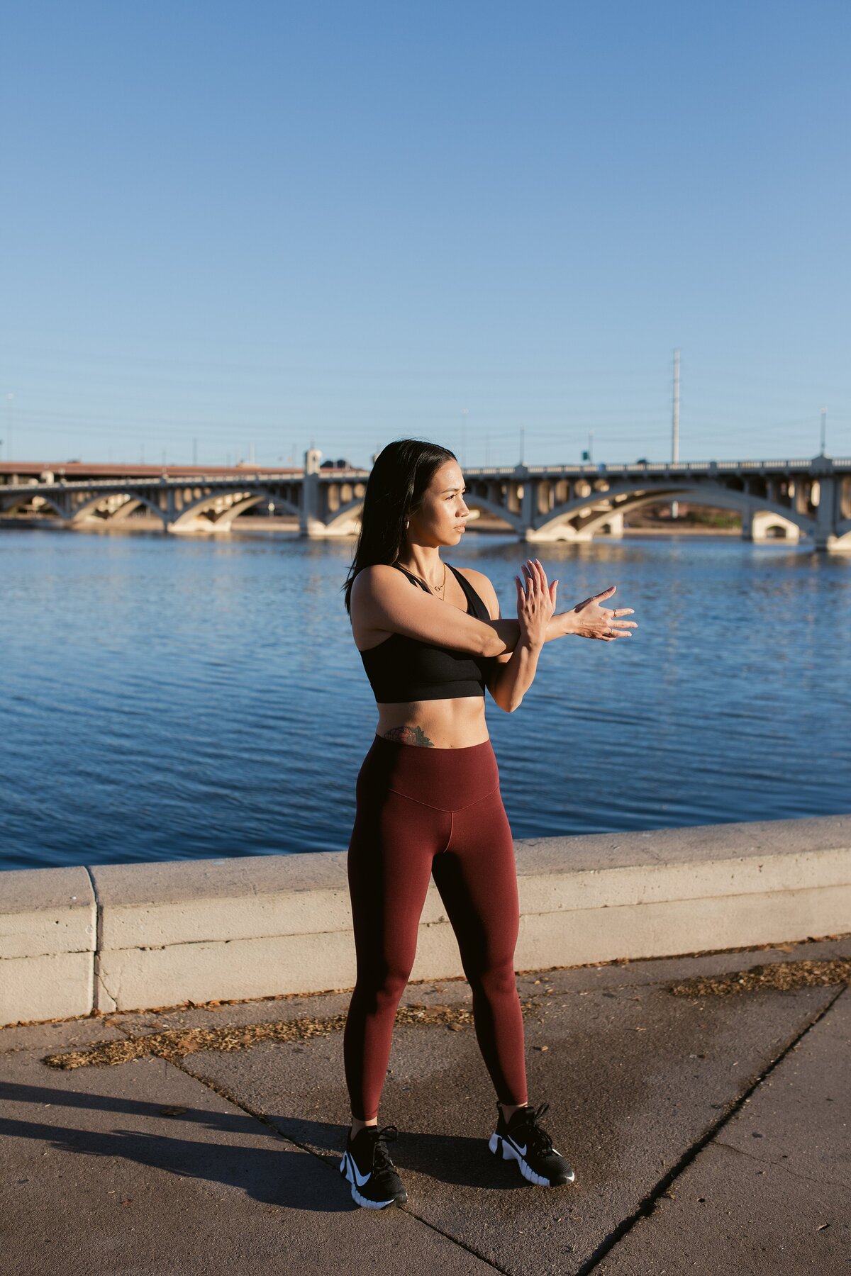 personal trainer stretching