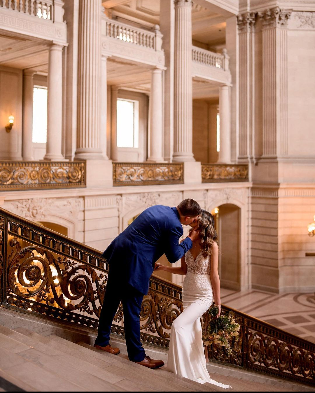 San-francisco-city-hall-elopement-flowers