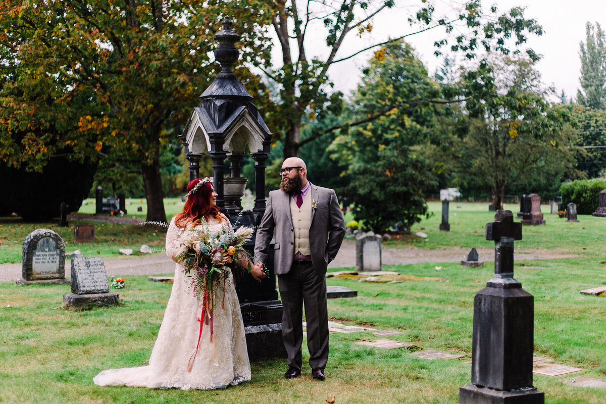 fort-langley-fall-wedding_cemetery_halloween