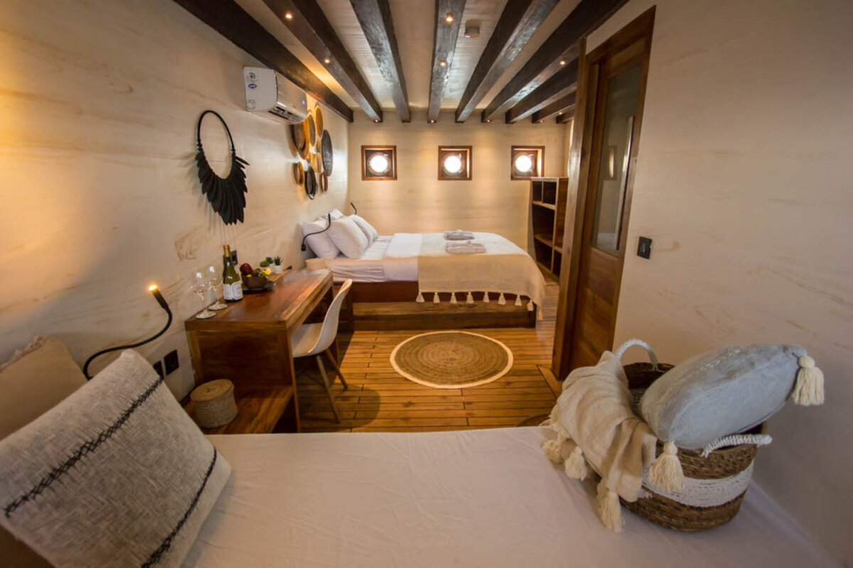 fenides luxury surf yacht indonesia 10