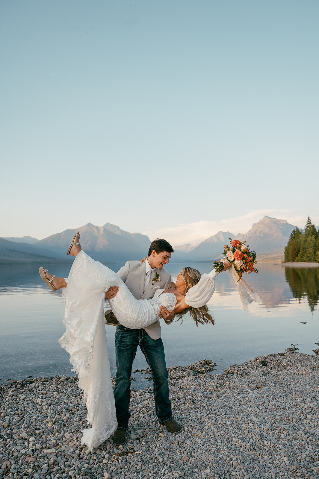 presley-gray-photo-glacier-national-park-elopement-7544