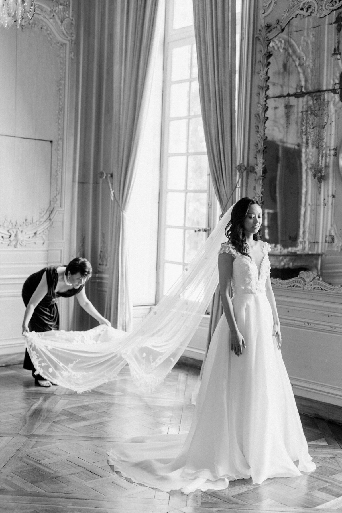 Maïlys Fortune Photography Husband Wife Wedding Weddings Photography France Switzerland Italy Timeless Dreamy Imagery Bilingual French English Destination Weddings Destination Wedding Provence French Riviera Paris Lake Como Tuscany46