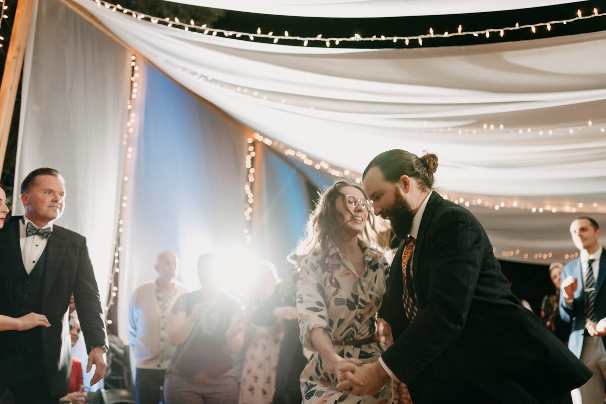 Reception-Arizona-Wedding-Photographer-Iowa_wedding_photographer-Bakyard-wedding-vintage-bride-Alaynna-Ann_Schwartz-Playlife-154
