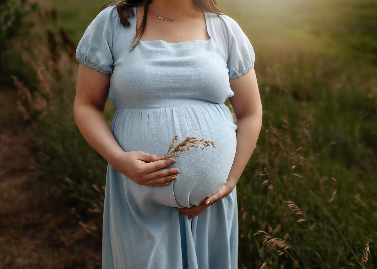 summer-maternity-photos-denver-colorado