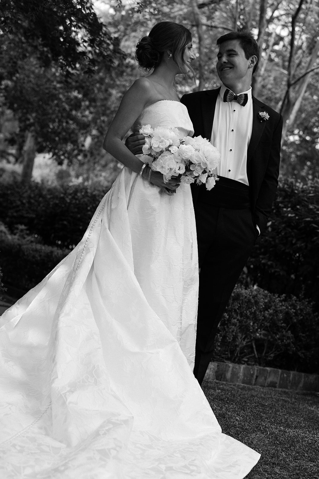 Classic Charleston Wedding with green & white at Hibernian Hall by Sarah Bradshaw 0160