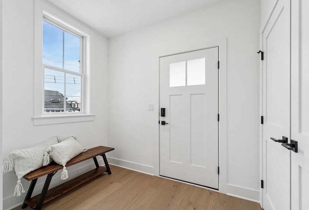 Kelly DeTommaso Elegant Transitions Ambler Unit A - Entryway