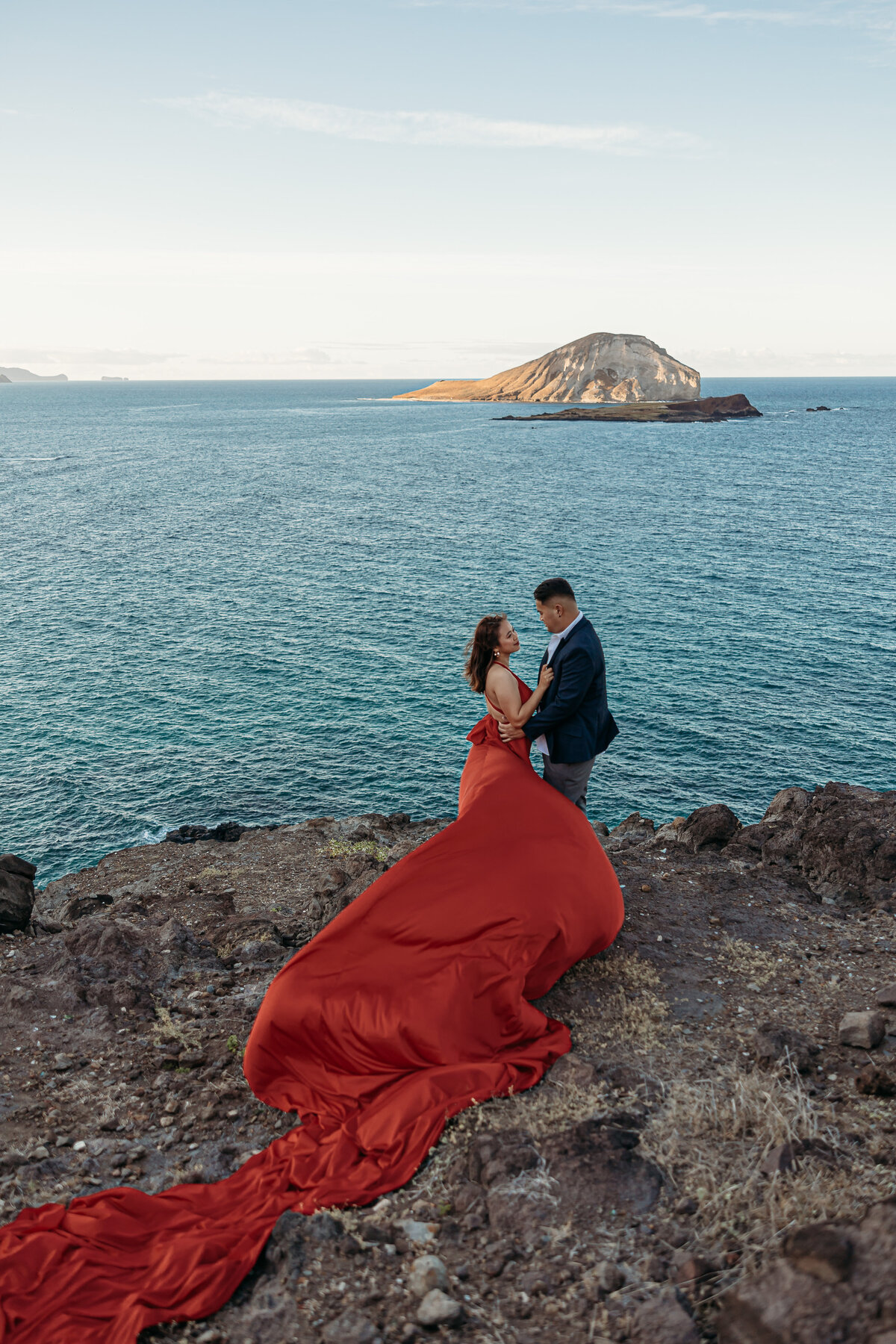 makapuu-beach-couple-portraits-97