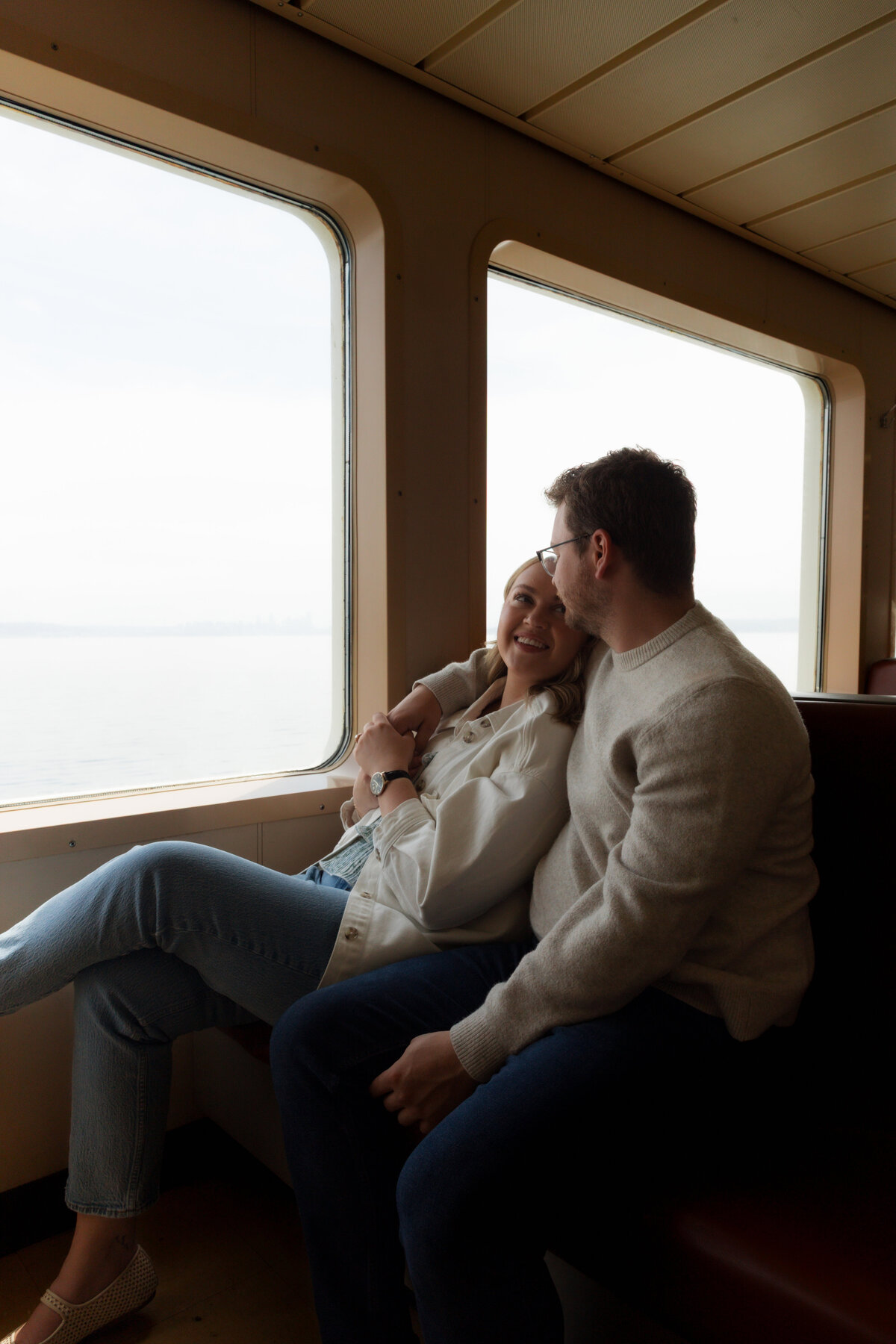 SeattleFerryCouplesPhotography90