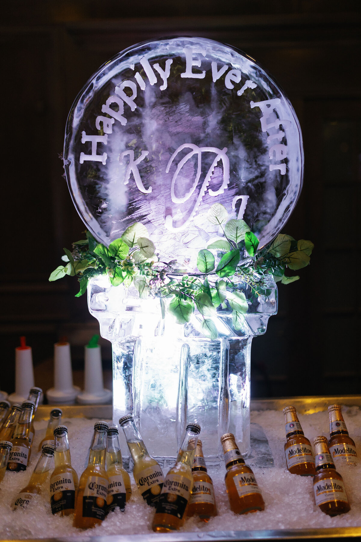 custom-ice-bar-wedding-decor-details-happily-ever-after-ice-bar-enza-events