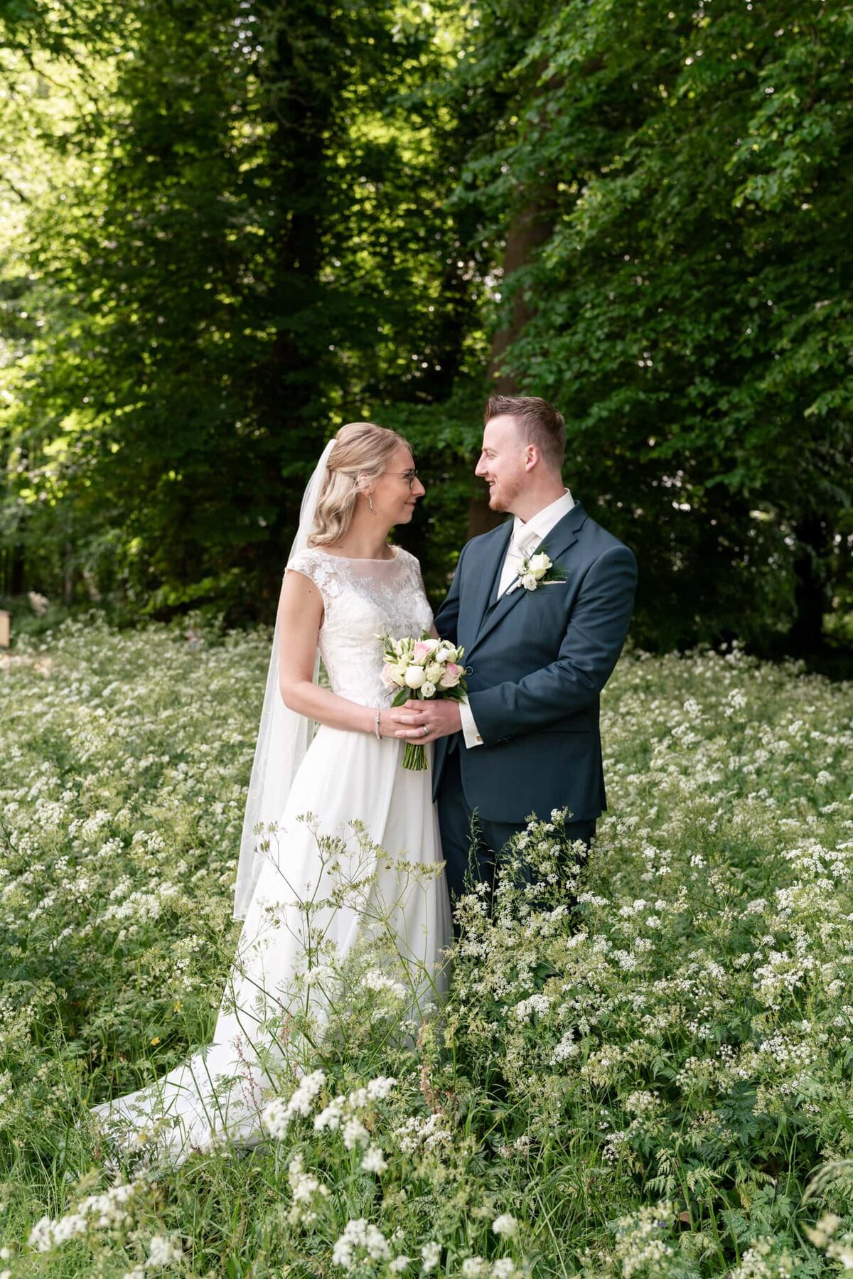 bruiloft fotograaf Groningen, Drenthe en Friesland. Voor romantische bruiloften en spontane foto's met natuurlijke kleuren - bruiloft Slochteren.