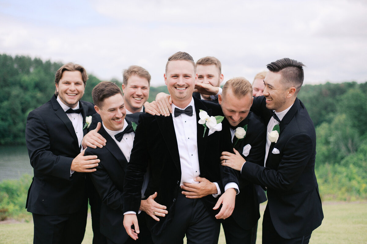 Barn at Smith Lake Wedding Photographer-56