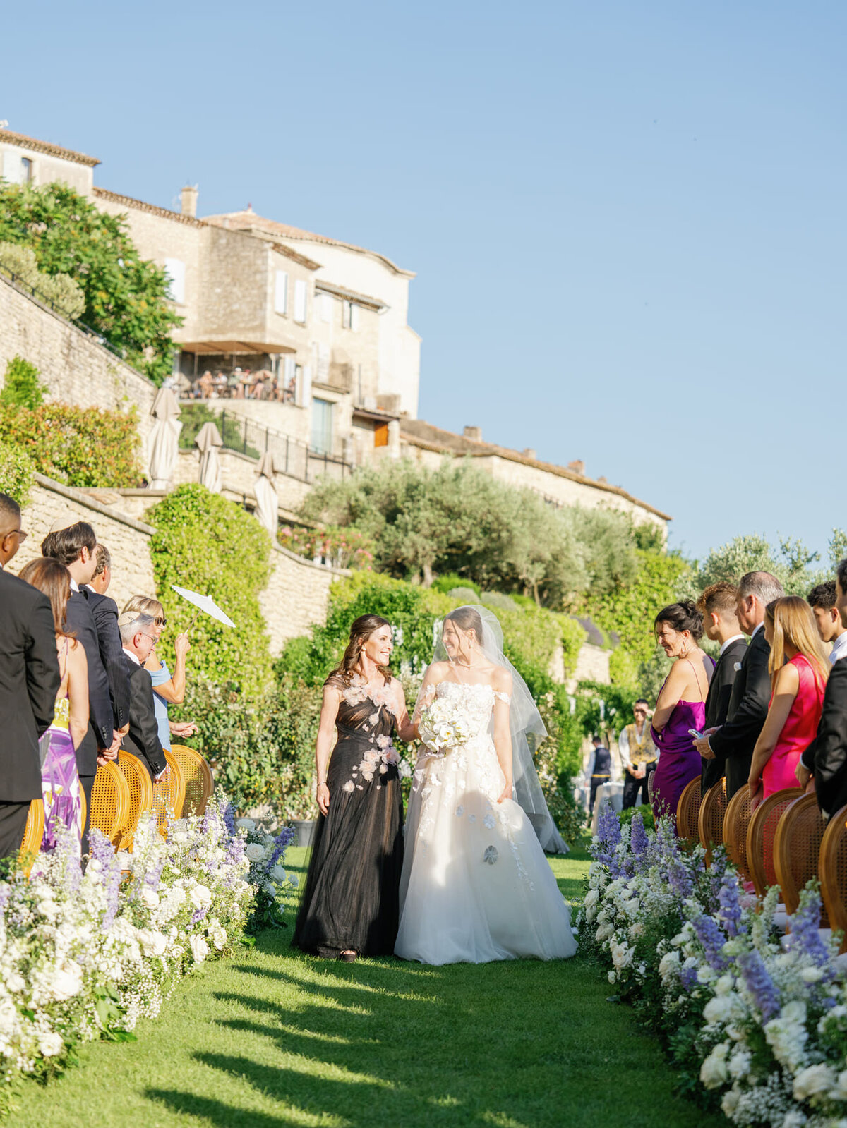 bespoke-garden-style-wedding-ceremony-in-france