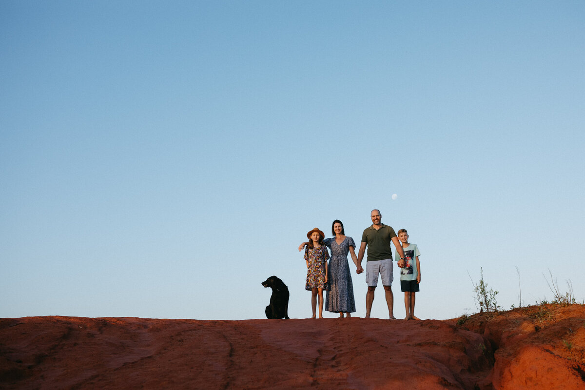 family-photos-older- children-family -shoot-pets-candid-gold-coast-