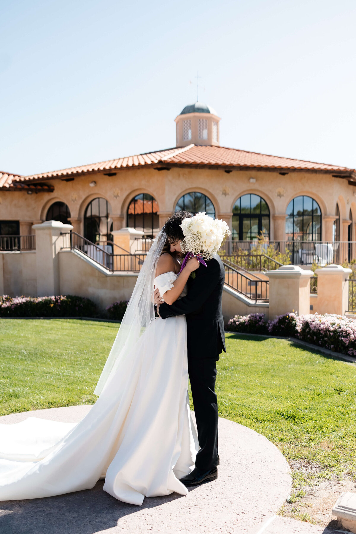 31_riskyexposure_marley-simon_las-vegas-elopement-photography