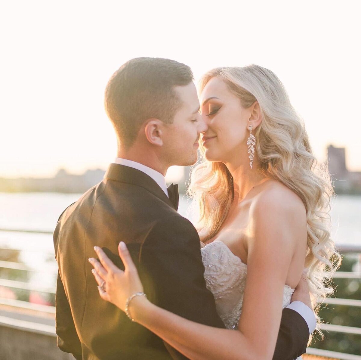 Showit-Template-Personal-Brand-Photographer-Elizabeth-McCravy-Weddings-14