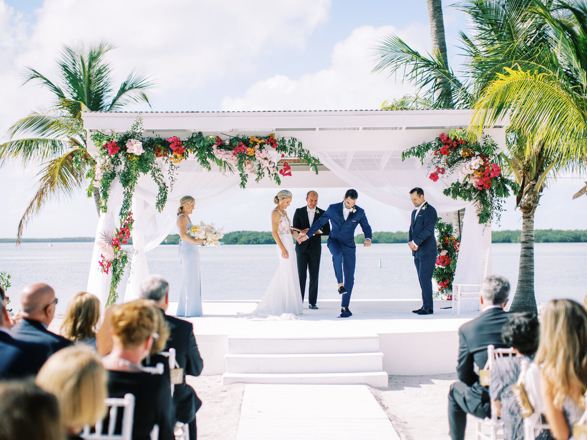 *40-40-KrisRob0511-kg_events_and_design_martha_s_vineyard_massachusetts_mv_luxury_wedding_weddings_planning_event_destination_private_corporate_designer_planner_cheeca_lodge_and_spa_islamorada_florida_morada_bay_fl