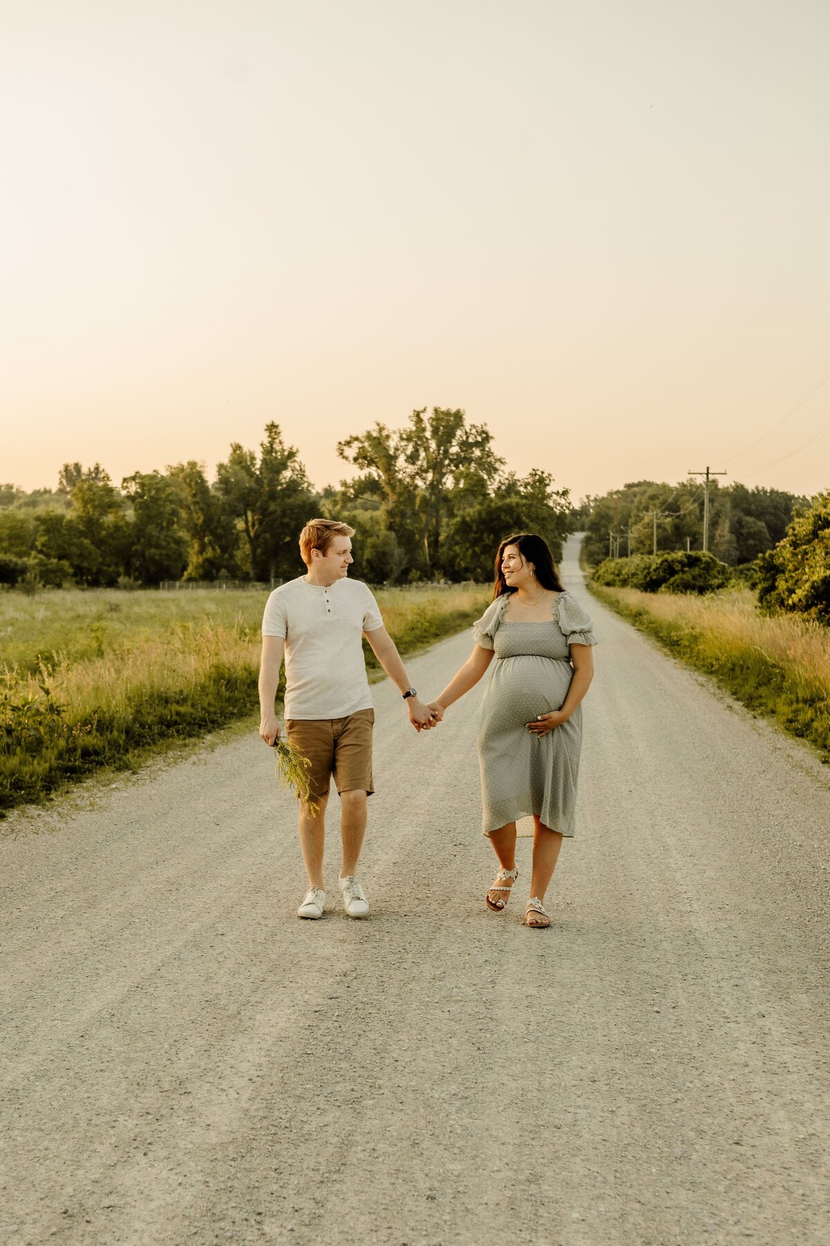 maternity-session-open-field-21
