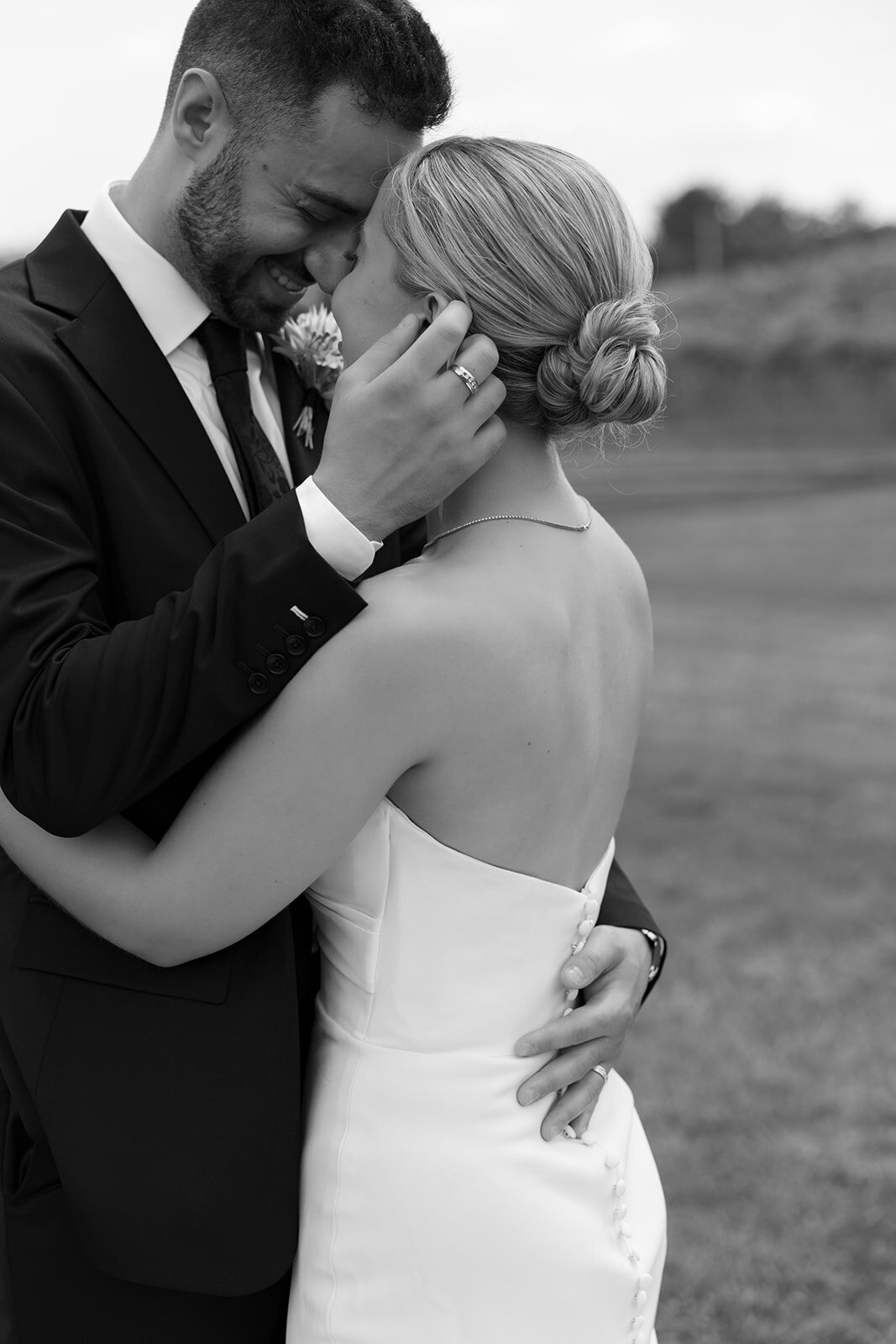loui_photography_7_vines_winery_summer_wedding_brittney_adi-10