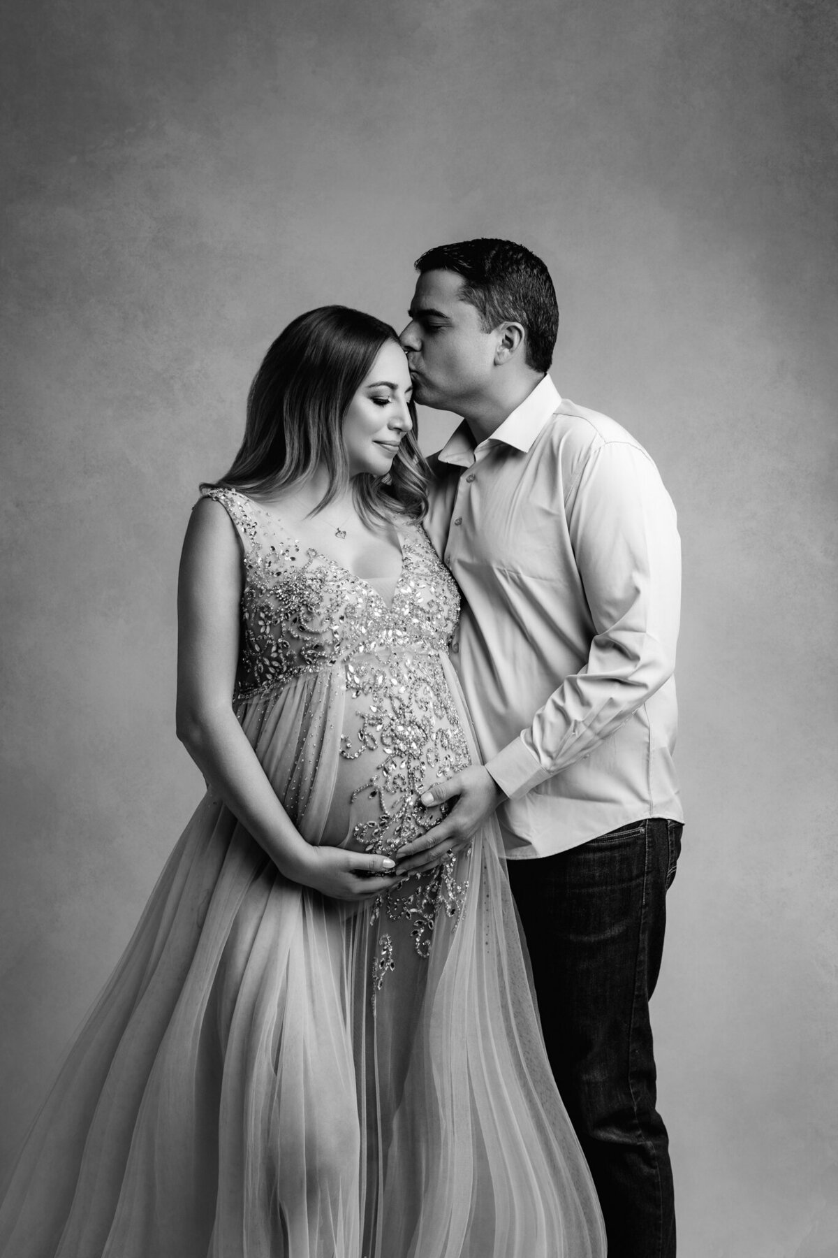 NW Arkansas maternity photographer, maternity photography near me, maternity portraits NW Arkansas, pregnancy photoshoot near me