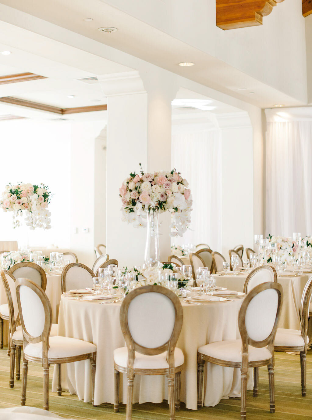 luxury-ballroom-wedding-detailed-touch-events22