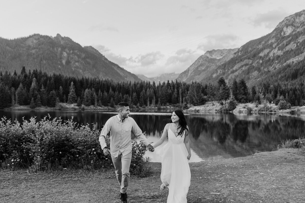 Gold Creek Pond Engagement_Megan Montalvo Photography_0108