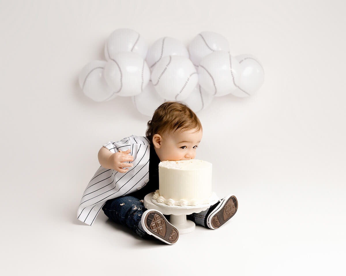 Columbus-OHIO-cake-smash-Stacey-Ash-Photography