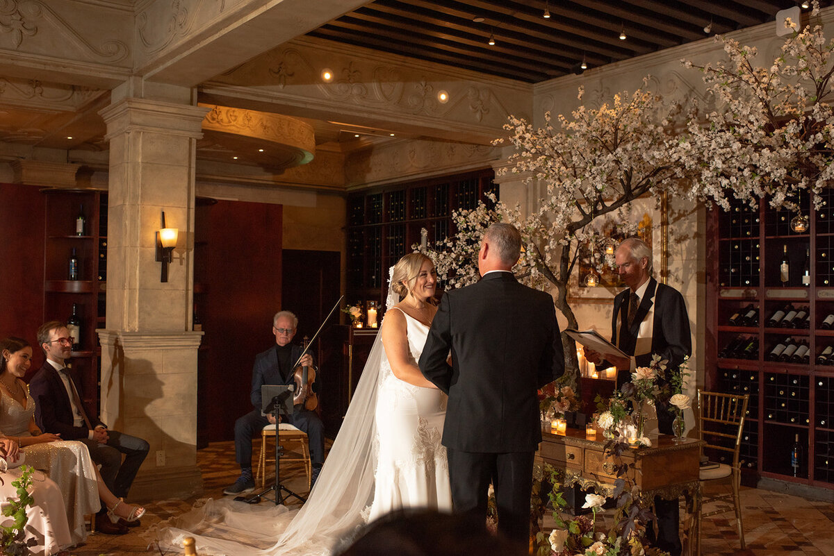 minted-photography-okanagan-kelowna-destination-wedding-photographer-rick-maria-wedding-fairmont-chateau-frontenac-quebec-26
