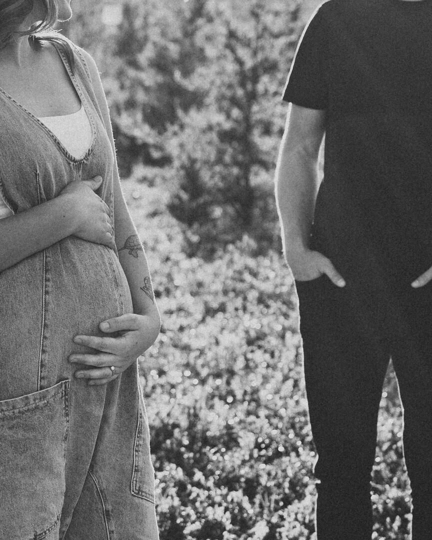 twin pregnancy announcement-33