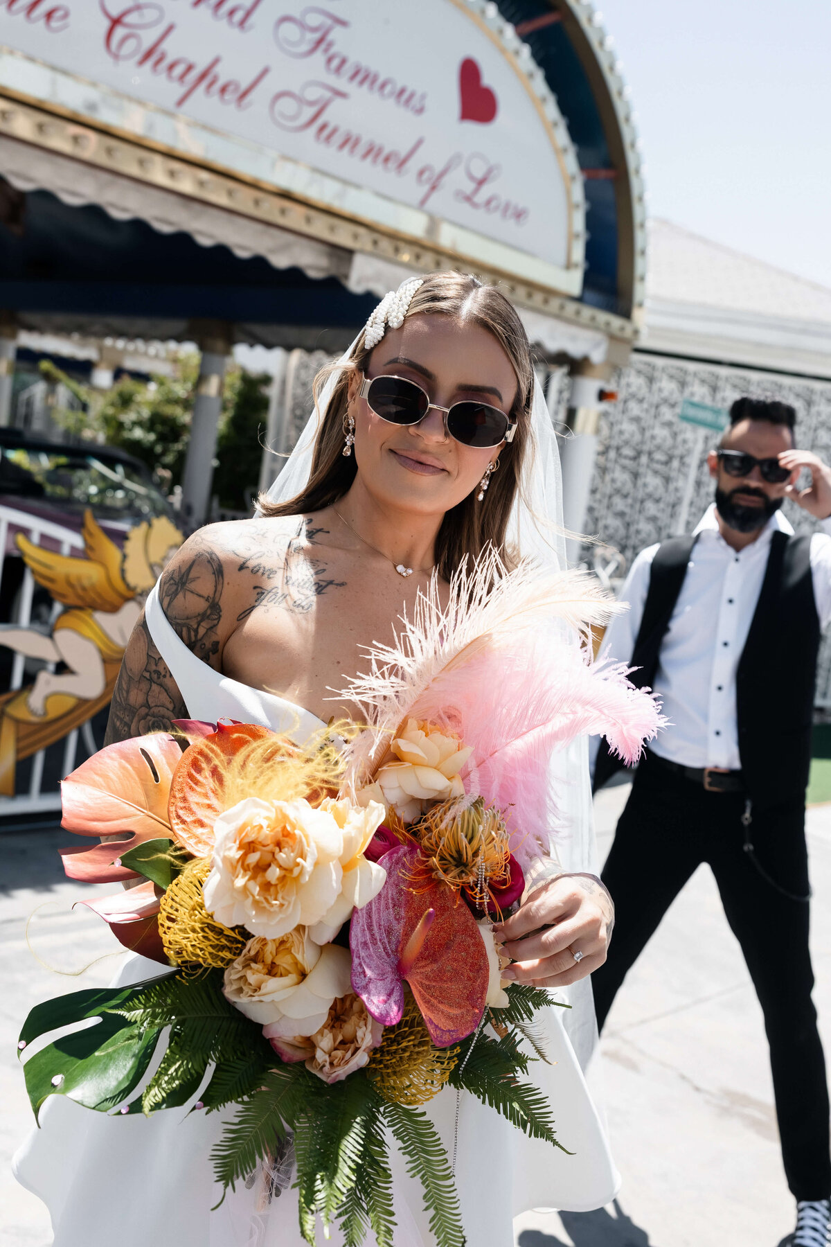 39_riskyexposure_sasha-andy_las-vegas-elopement-photography