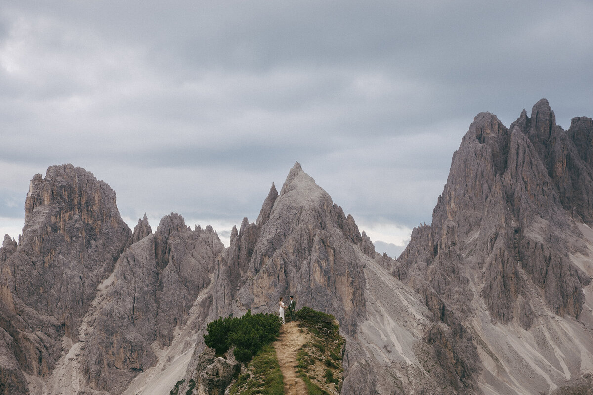 dolomites-italy-lake-mountain-elopement-europe-meghangibsonphoto-221