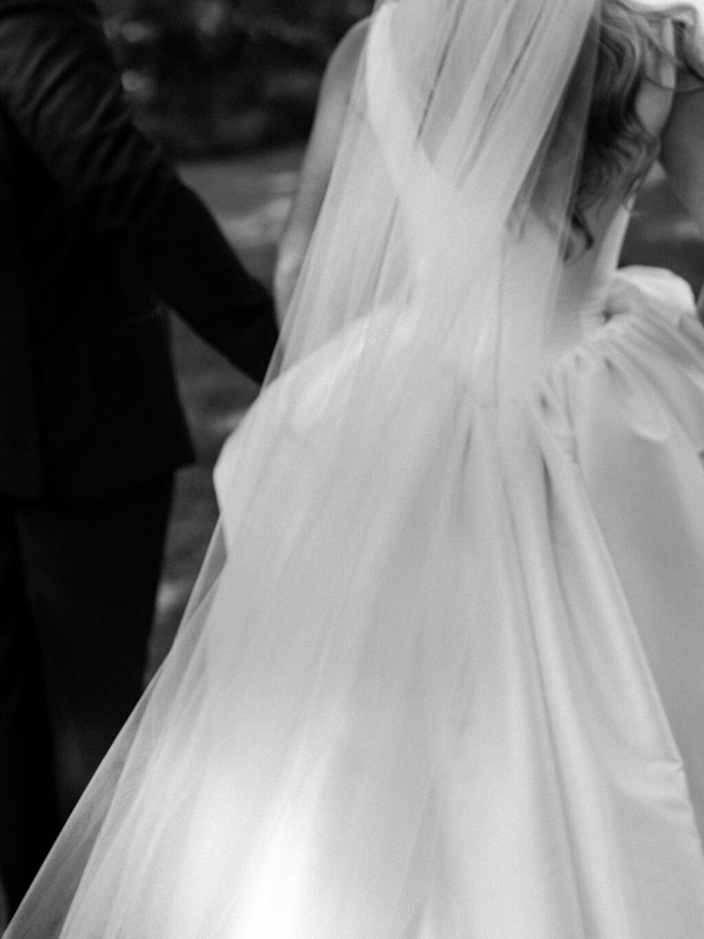 NikkiSanterre_EastCoastLuxuryWeddingPhotographer_WilmingtonWeddingSocialGracesEvents_Emma&Andy-133