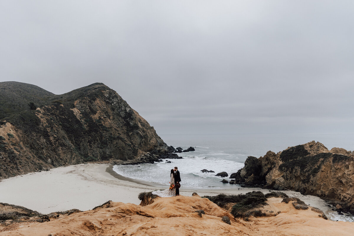 THEDELAURAS_LOMAVISTAGARDENS_BIGSUR_WEDDING_TABOR_CHRISSY_0446